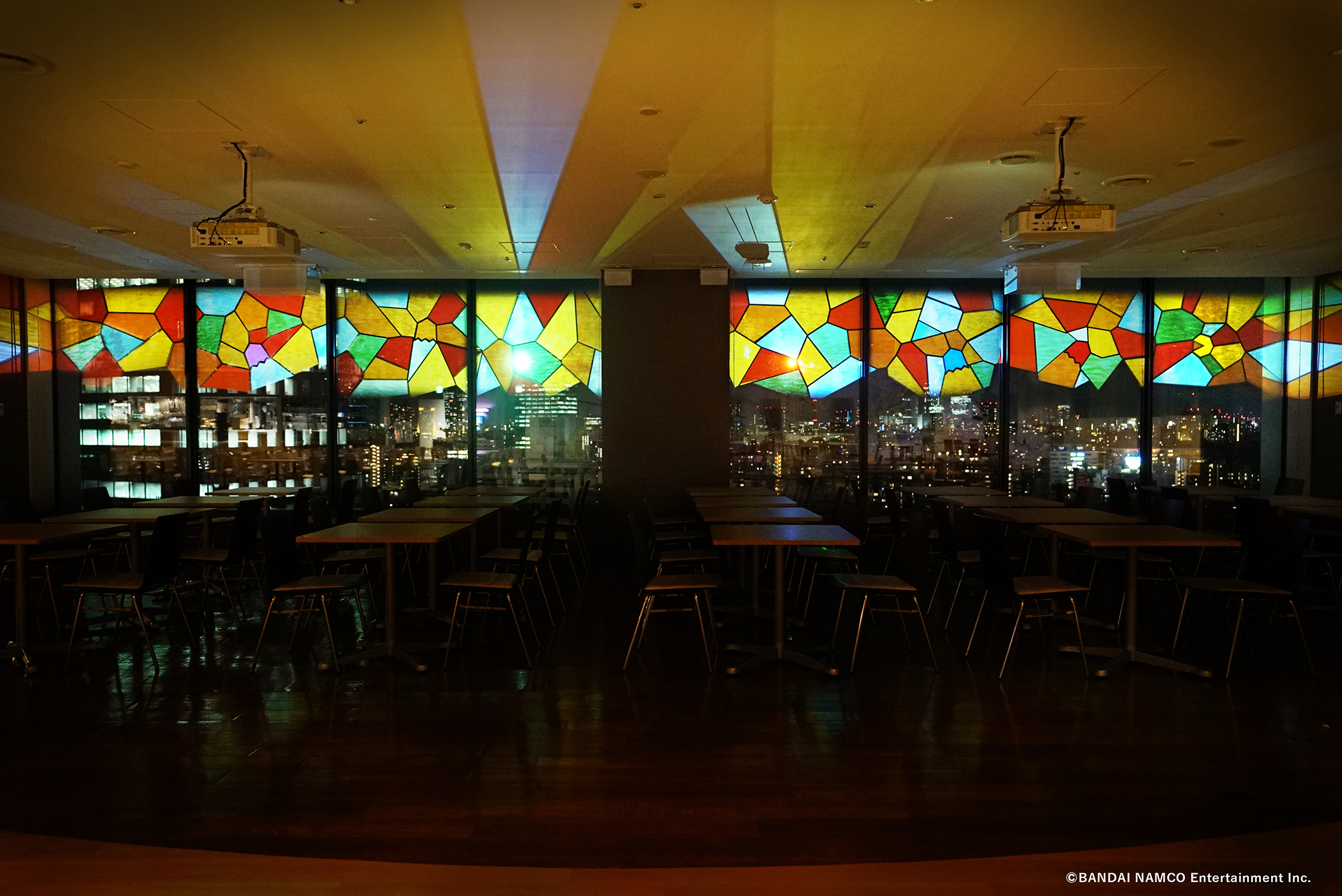 バンダイナムコ未来研究所の飲食スペース 社内交流が生まれる春演出